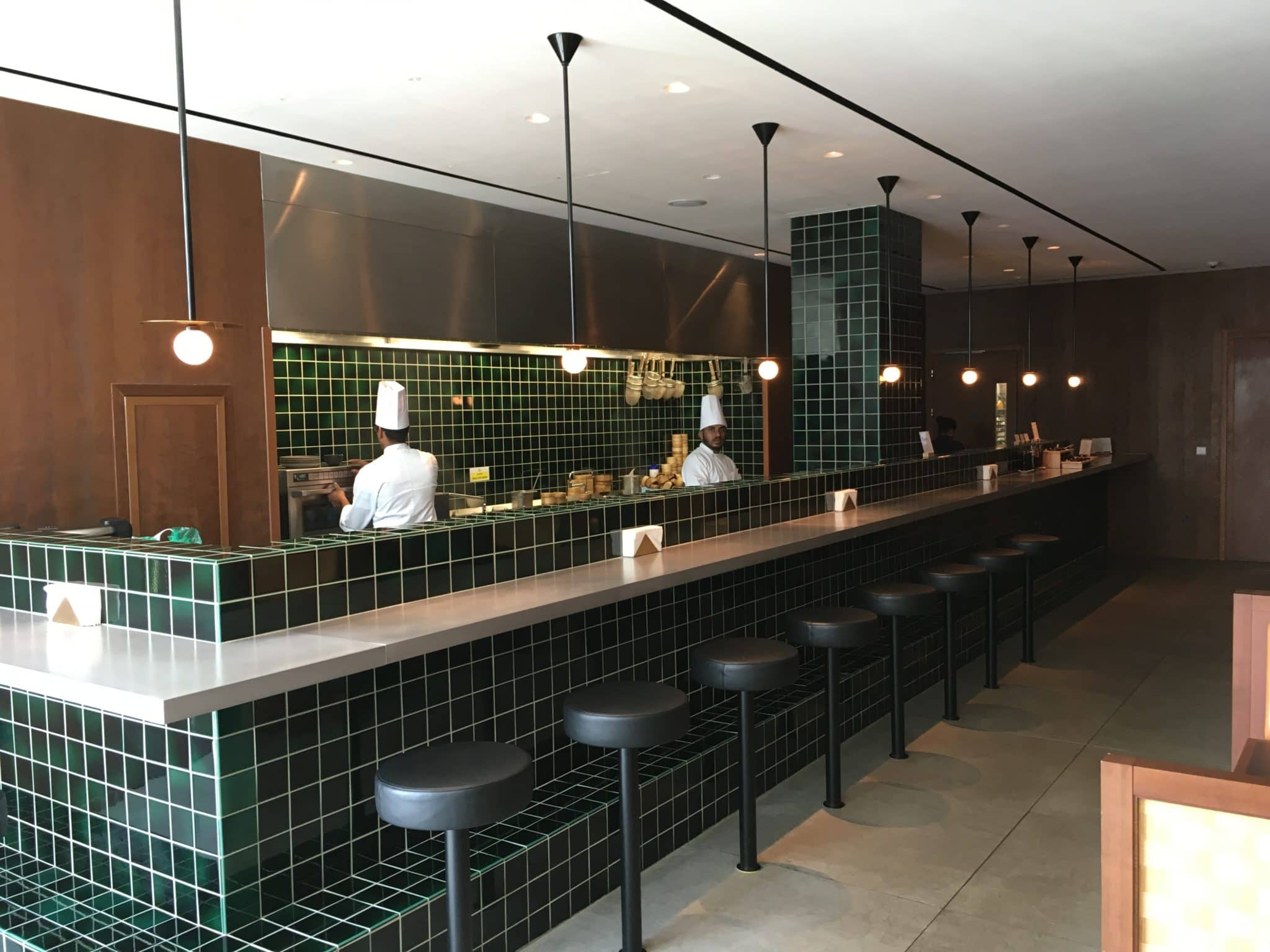 Review Cathay Pacific Business Class Lounge London Heathrow