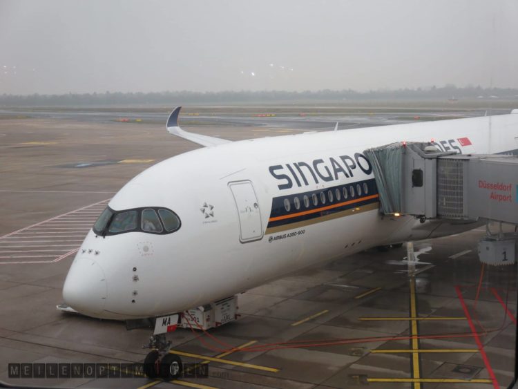 singapore airlines business class airbus a350 900 plane 1