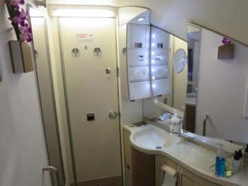 singapore airlines business class a380 bad 2