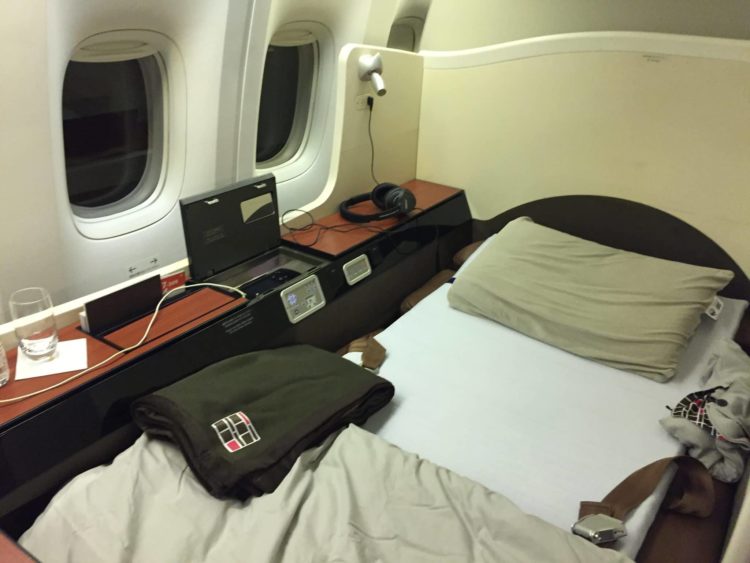 japan airlines first class boeing 777 bett 1