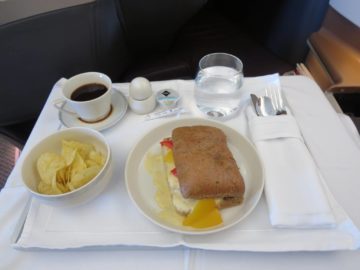 singapore airlines business class a350 essen snack