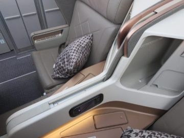 singapore airlines business class a350 sitz trennwand 3
