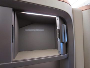 singapore airlines business class a350 stauraum 3