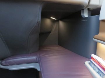 singapore airlines business class a350 sitz fusraum 2