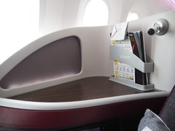 qatar airways business class b787 8 ablage leselampe