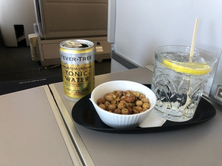 British Airways Business Class Boeing 747 Gin Tonic Nuesse