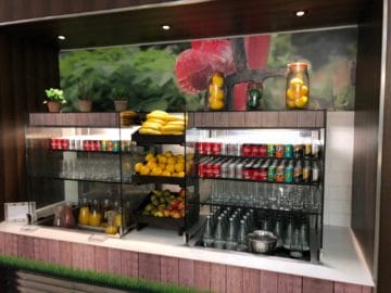 british airways galleries club lounge london heathrow terminal 5 b gates obst softgetraenke
