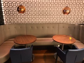british airways lounge singapore tische buffetbereich