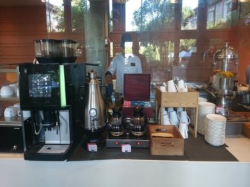 hilton garden inn bali fruehstueck kaffeemaschine