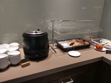 hugo junkers lounge duesseldorf buffet4