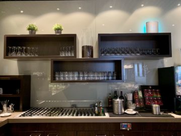 hugo junkers lounge duesseldorf buffet7