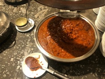 qantas lounge singapore afghan red curry