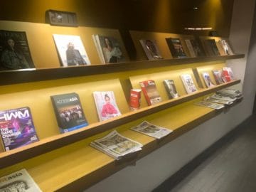 qantas lounge singapore auswahl zeitschriften