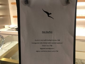 qantas lounge singapore hot buffet