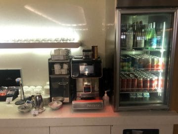 qantas lounge singapore kaffemaschine softgetraenke
