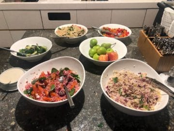 qantas lounge singapore salat bar