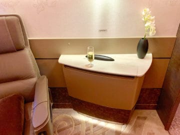 singapore airlines suites class 380 800 predeparture drink 4