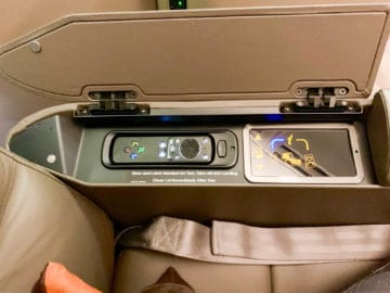 singapore airlines suites class 380 800 sitz und ife kontrollen 1