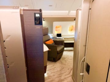 singapore airlines suites class 380 800 suite 2