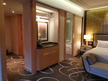 waldorf astoria berlin king junior suite2