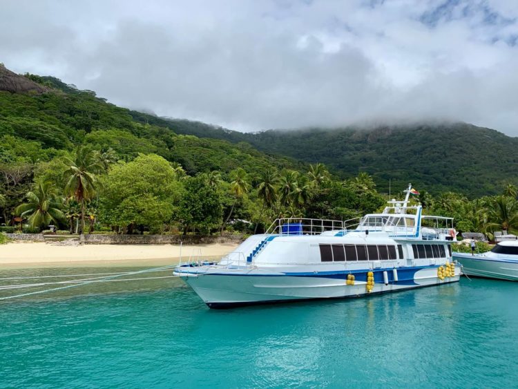 Hilton Seychelles Labriz Boot