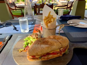 hilton seychelles labriz lo brizan bar sandwich