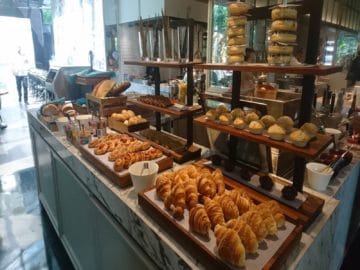 jw marriott surabaya fruehstueck baeckerei