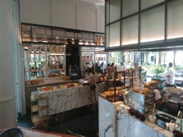 jw marriott surabaya fruehstueck obst