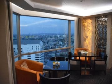 jw marriott surabaya lounge sitzbereich