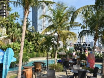 jw marriott surabaya poolparty