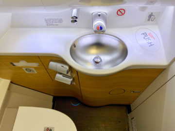 swiss first class a340 300 bad 5