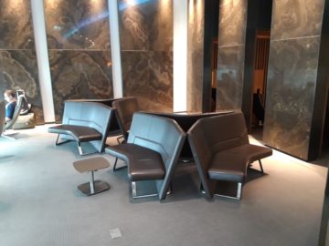Air Canada Maple Leaf Lounge London Sitzbaenke