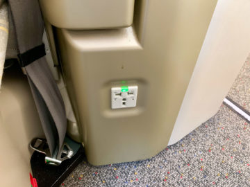 asiana business class a350 900 stromanschluss 1