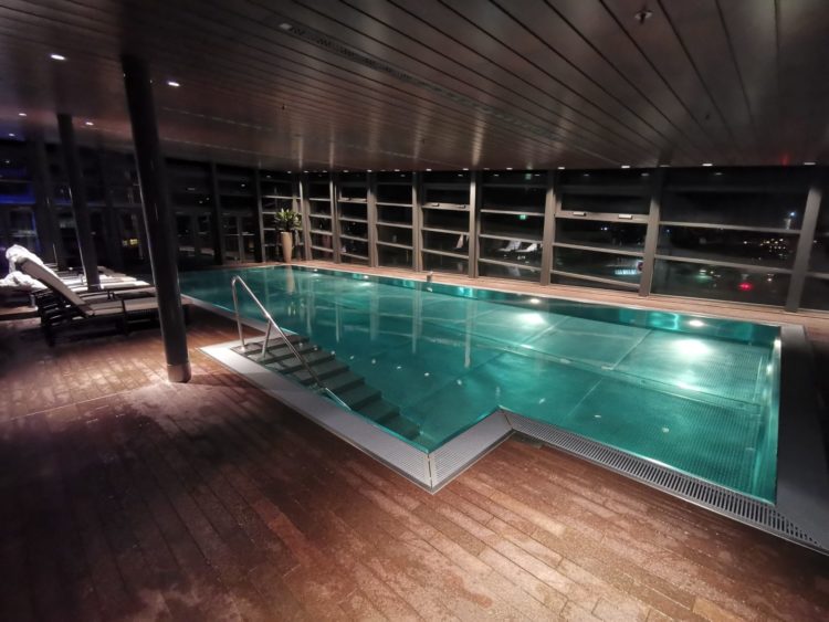 grand hyatt berlin club olympus schwimmbecken