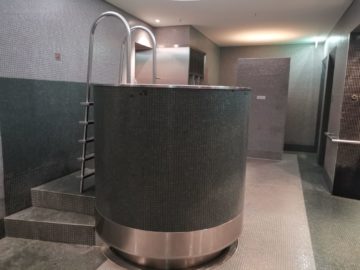 grand hyatt berlin club olympus tauchbecken