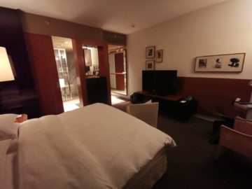 grand hyatt berlin king bett zimmer mit stadtblick schlafzimmer2