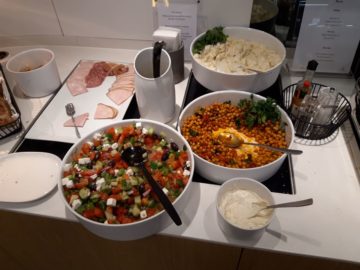Lufthansa Senator Lounge London Heathrow Salate
