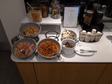 Lufthansa Senator Lounge London Heathrow Snackbar