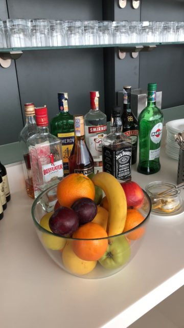 menzies aviation lounge prg t2 speisen i e1574438434614