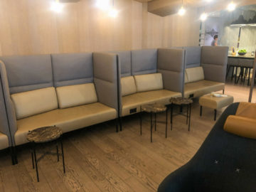 Osl Premium Lounge Oslo Sitzmoeglichkeiten Steckdose
