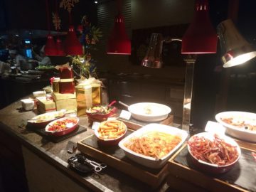 Shangri-La Chiang Mai Fruehstueck Internationale Speisen