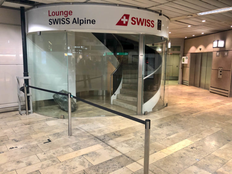 Swiss Alpine Lougne Zurich Eingang
