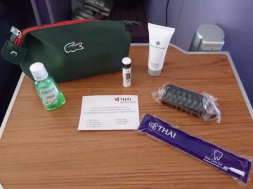 thai airways business class airbus a380 osaka bangkok amenity kit inhalt