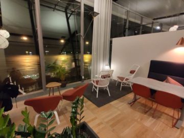 Vinga Lounge Göteborg Sitzbereiche Fensterfront Rechts