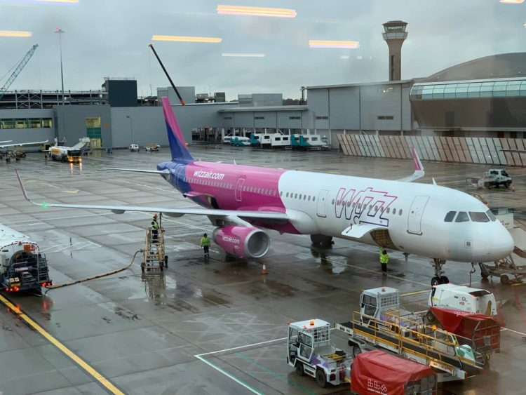wizzair flugzeug london luton flughafen 2