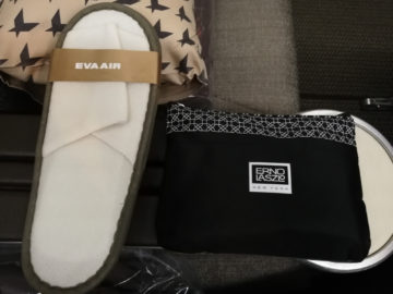 Eva Air Premium Economy Amenity Kit