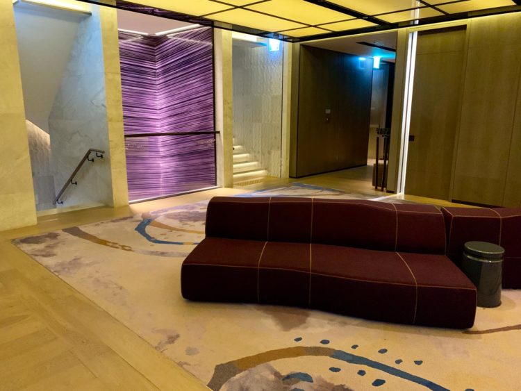 Four Seasons Seoul Eingang Spa Pool 1