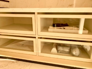 Four Seasons Seoul Kleiderschrank 2
