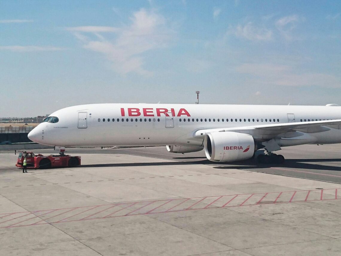 Iberia Airbus A350 Flugzeug Unsplash