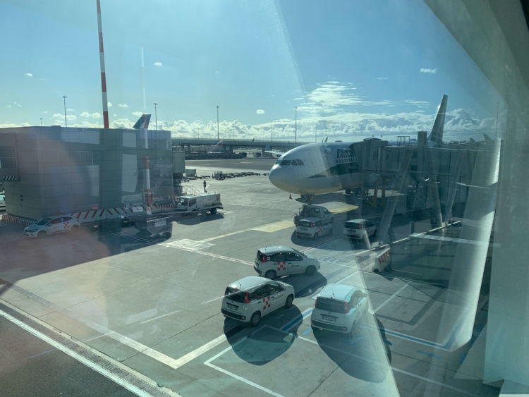 Alitalia A330 200 Gate